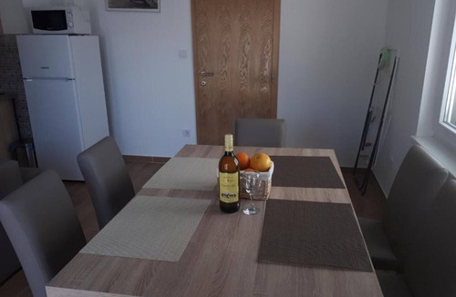 Karlobag Apartment | Two Bedroom Apartment with Balcony and Garden View