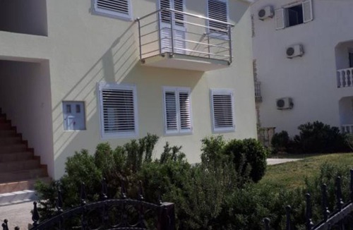 Karlobag Apartment | Two Bedroom Apartment with Balcony and Sea View