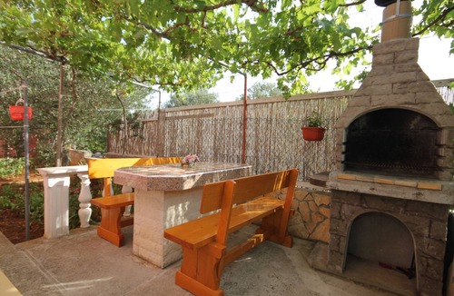 Kukljica Apartment | Two bedroom apartment with terrace Kukljica, Ugljan (A-8277-a)