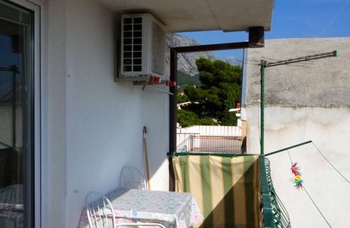 Ratac Apartment | Two bedroom apartment with balcony and sea view Makarska (A-6729-a)