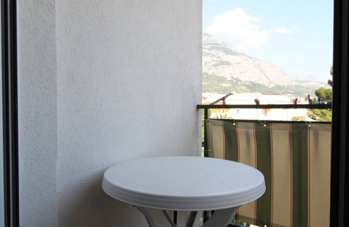 Ratac Apartment | Two bedroom apartment with balcony and sea view Makarska (A-6729-a)