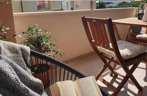 Gorinka Apartment | Two bedroom apartment with balcony, wifi, free parking.