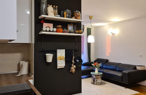 Gorinka Apartment | Two bedroom apartment with balcony, wifi, free parking.