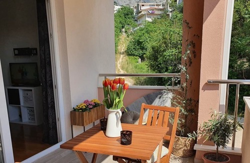 Gorinka Apartment | Two bedroom apartment with balcony, wifi, free parking.