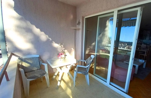 Gorinka Apartment | Two bedroom apartment with terrace and sea view Makarska (A-19756-a)