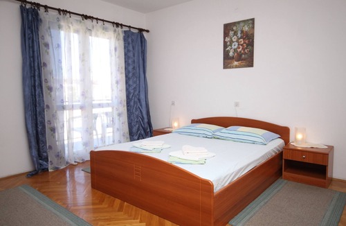 Ratac Apartment | Two bedroom apartment with balcony and sea view Makarska (A-6759-a)