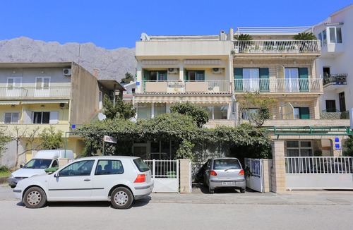 Ratac Apartment | Two bedroom apartment with balcony Makarska (A-13222-a)