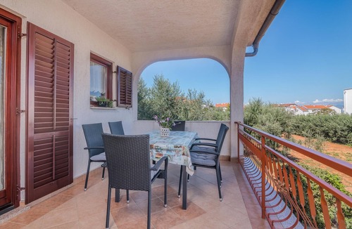 Porat Apartment | Two bedroom apartment with terrace and sea view Porat, Krk (A-19343-a)