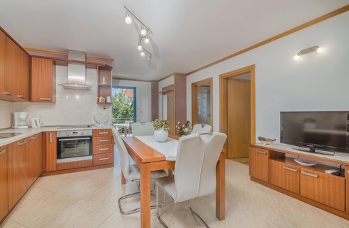 Porat Apartment | Two bedroom apartment with terrace Porat, Krk (A-19344-b)