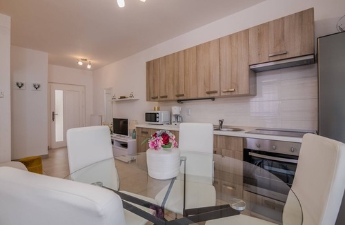 Porat Apartment | Two bedroom apartment with terrace Porat, Krk (A-19344-a)