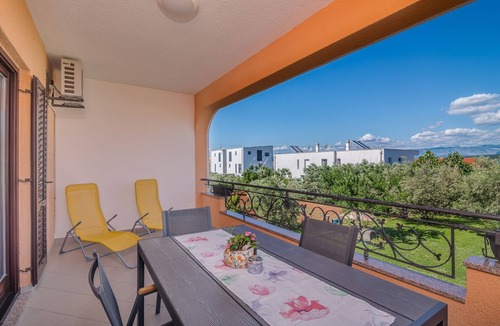 Porat Apartment | Two bedroom apartment with terrace Porat, Krk (A-19344-a)