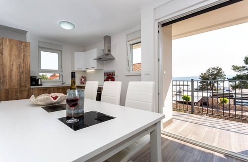 Porat Apartment | Two bedroom apartment with terrace and sea view Porat, Krk (A-19349-a)