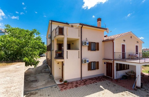 Porat Apartment | Two bedroom apartment with terrace Porat, Krk (A-20441-a)