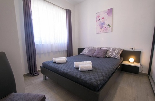 Porat Apartment | Two bedroom apartment with terrace Porat, Krk (A-20444-c)