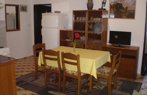 Cove Makarac (Milna) Apartment | Two bedroom apartment with terrace Milna, Brač (A-14961-a)