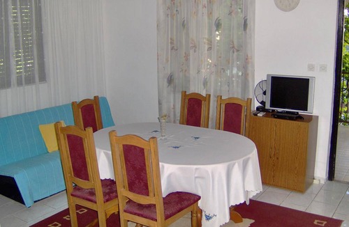 Cove Makarac (Milna) Apartment | Two bedroom apartment with terrace Milna, Brač (A-14961-b)
