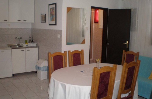 Cove Makarac (Milna) Apartment | Two bedroom apartment with terrace Milna, Brač (A-14961-b)