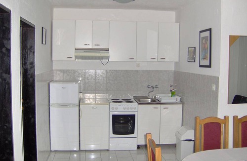 Cove Makarac (Milna) Apartment | Two bedroom apartment with terrace Milna, Brač (A-14961-b)