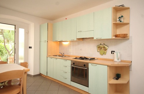 Nerezine Apartment | Two bedroom apartment with terrace Nerezine, Lošinj (A-2518-b)