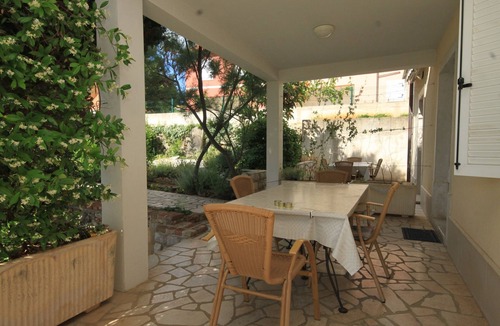 Nerezine Apartment | Two bedroom apartment with terrace Nerezine, Lošinj (A-2518-b)
