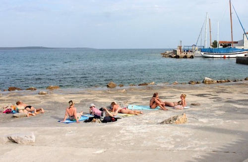 Nerezine Apartment | Two bedroom apartment with balcony and sea view Nerezine, Lošinj (A-11815-a)