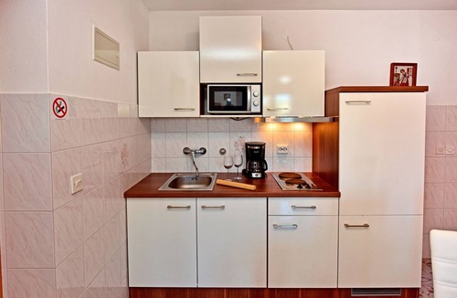 Dajla Apartment | Two bedroom apartment with a swimming pool Novigrad (A-6951-c)