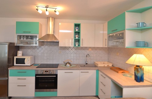 Petrcane Apartment | Two bedroom apartment near beach Petrčane, Zadar (A-17179-a)