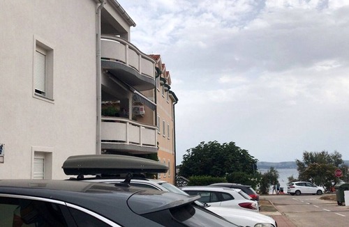 Povljana Apartment | Two bedroom apartment near beach Povljana, Pag (A-7505-c)
