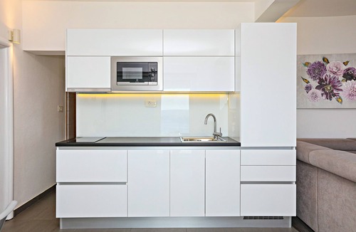 Rogoznica Apartment | Two bedroom apartment with a swimming pool by the beach Zečevo Rtić, Rogoznica (A-8366-d)