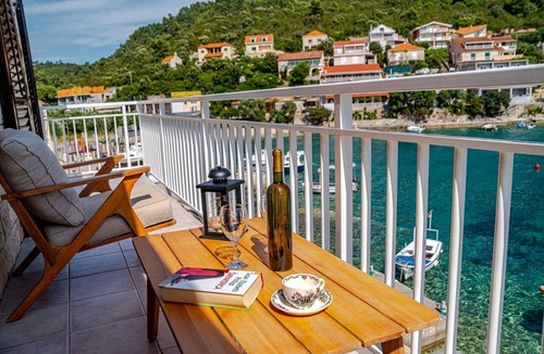 Brna Apartment | Two bedroom apartment with balcony and sea view Brna, Korčula (A-561-b)