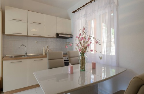 Brna Apartment | Two bedroom apartment with balcony and sea view Brna, Korčula (A-561-a)