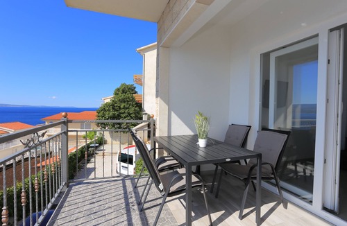 Stanici Apartment | Two bedroom apartment with terrace and sea view Stanići, Omiš (A-17894-b)