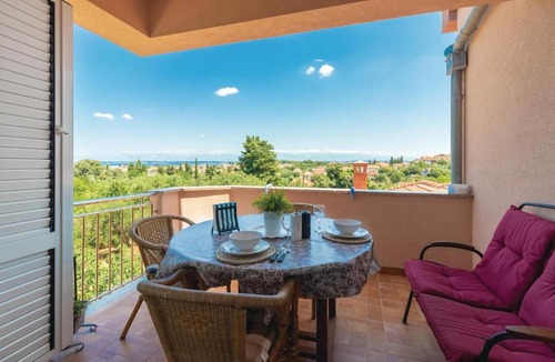 Sutomiscica Apartment | Two-Bedroom Apartment in Sutomiscica
