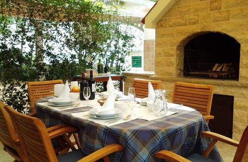 Verunic Apartment | Two bedroom apartment near beach Verunić, Dugi otok (A-8103-a)