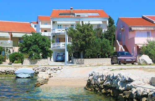 Kustici Apartment | Two bedroom apartment near beach Kustići, Pag (A-4086-a)
