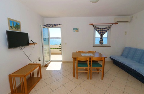 Kustici Apartment | Two bedroom apartment near beach Kustići, Pag (A-4086-a)
