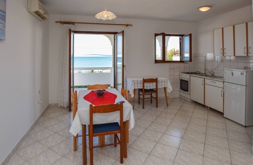 Kustici Apartment | Two bedroom apartment near beach Kustići, Pag (A-6353-a)