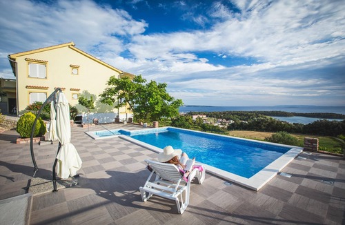 Mundanije Apartment | Two Bedroom Apartment Lidija A2 Yellow in Palit