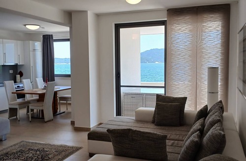 Viganj Apartment | Two bedroom apartment near beach Viganj - Podac, Pelješac (A-24663-a)