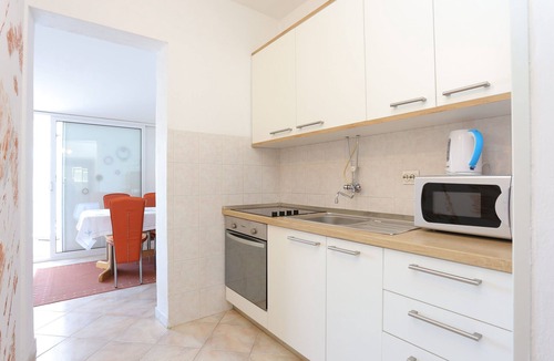 Slatine Apartment | Two bedroom apartment near beach Slatine, Čiovo (A-7274-a)