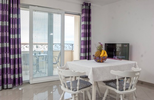 Tucepi Apartment | Two bedroom apartment near beach Tučepi, Makarska (A-2677-d)