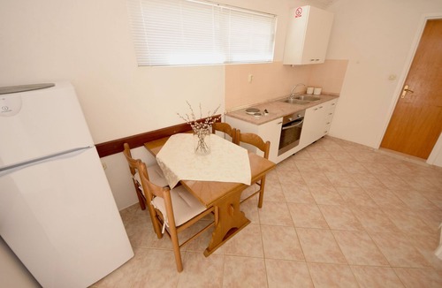 Podobuce Apartment | Two bedroom apartment near beach Podobuče, Pelješac (A-631-c)