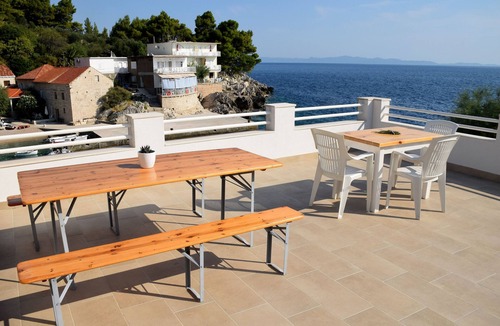 Podobuce Apartment | Two bedroom apartment near beach Podobuče, Pelješac (A-631-c)