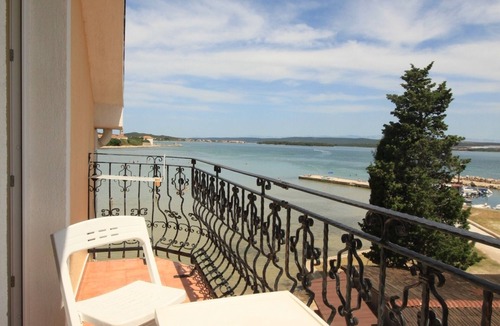 Kraj Apartment | Two bedroom apartment near beach Kraj, Pašman (A-3460-d)