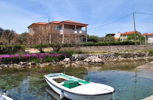 Batalaza Apartment | Two bedroom apartment near beach Ugljan (A-829-c)