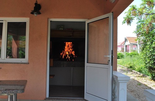 Batalaza Apartment | Two bedroom apartment near beach Ugljan (A-829-c)
