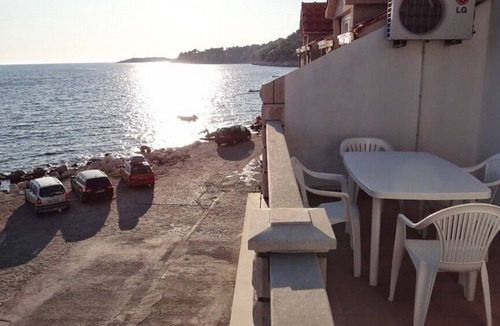 Prizba Apartment | Two bedroom apartment near beach Prižba, Korčula (A-14385-c)