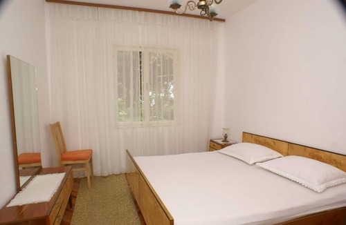 Simuni Apartment | Two bedroom apartment near beach Šimuni, Pag (A-236-b)