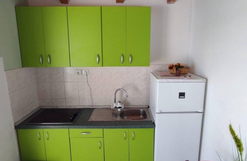 Milna Apartment | Two bedroom apartment near beach Milna, Vis (A-3036-a)