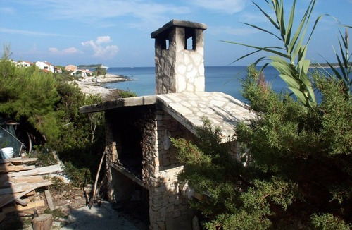 Milna Apartment | Two bedroom apartment near beach Milna, Vis (A-3036-a)